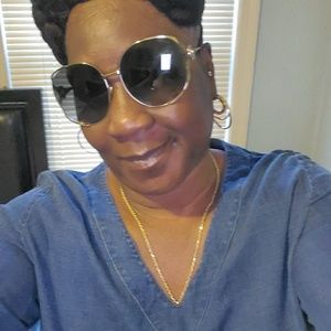 Meet your Posher, Althea